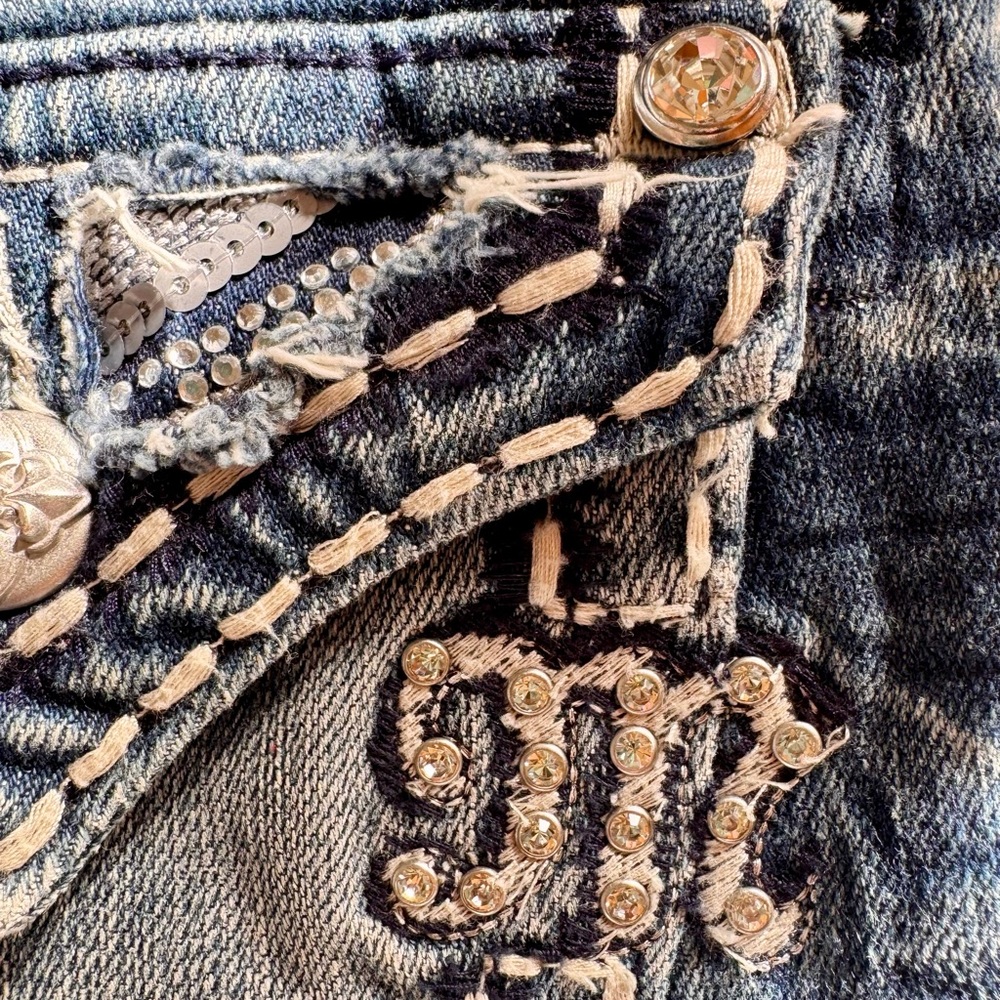 Miss Me Y2K Bootcut Jean Bling Embellished Distressed Silver Studs Size 24 - Picture 9 of 11